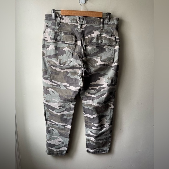 J Crew Straight-leg crop pant in camo soft sateen size 30 - Picture 3 of 13